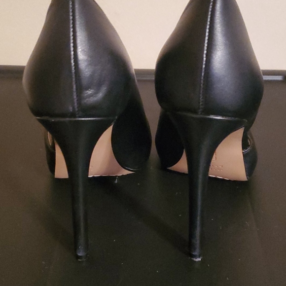 Shoes - Picture 2 of 7